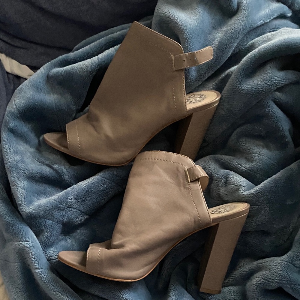 Vince Camuto Women's Beige Open-Toe Mules